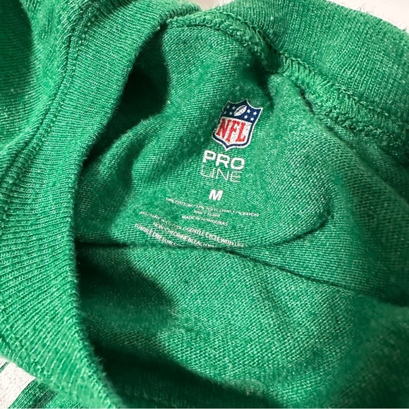 New York Jets Kelly Green T-Shirt Spellout Shamrocks Women’s Size Medium NFL Tee - Picture 7 of 7